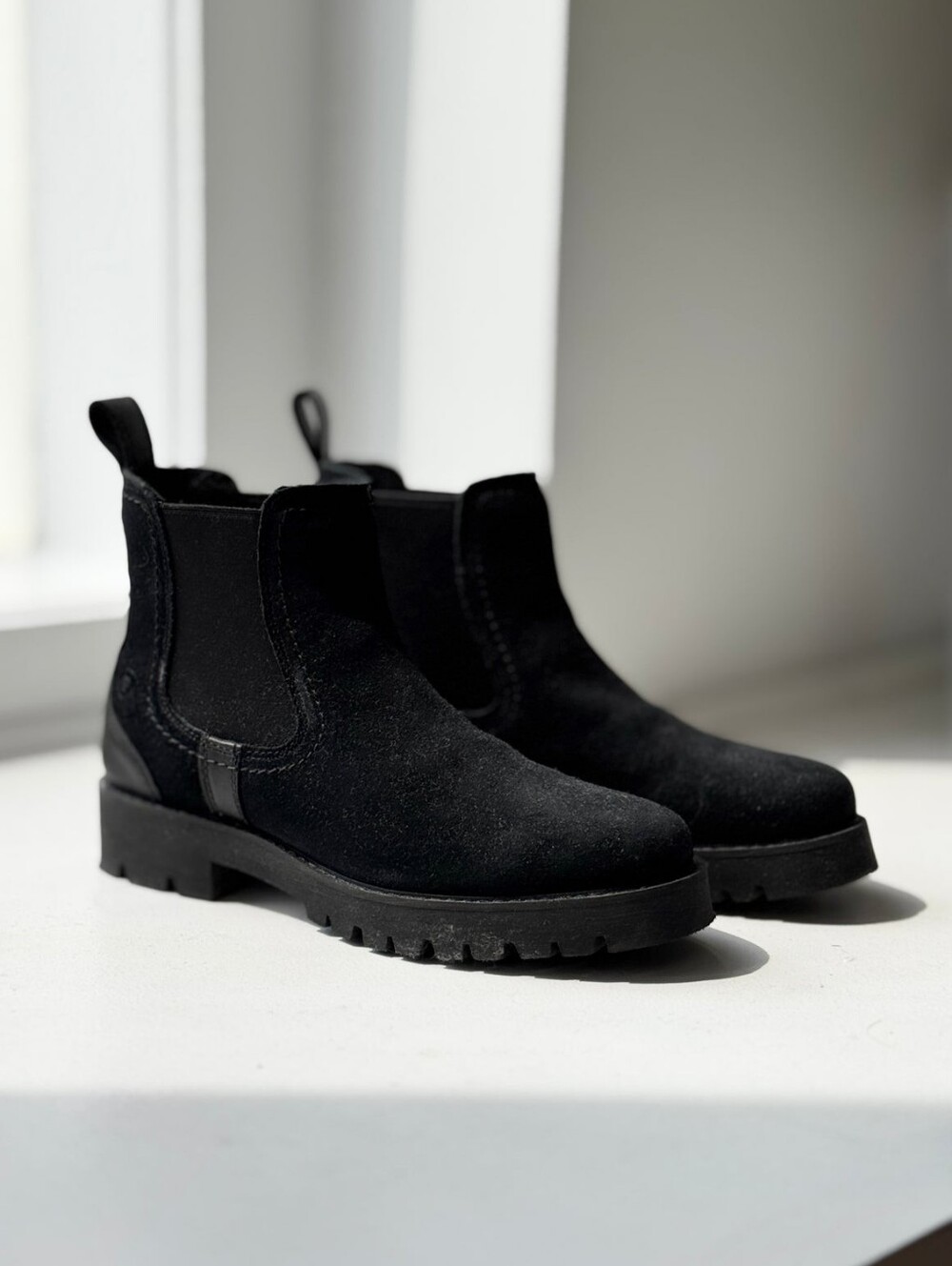 Ariat Wexford Lug Waterproof Chelsea Boot in Black - Women's 9B